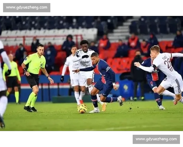 巴黎圣曼对阵圣埃蒂安强强对话看点全解析法甲焦点战胜负走向深度前瞻